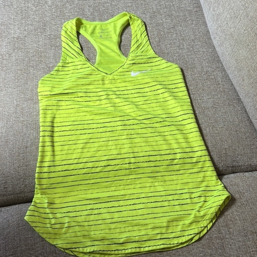 Nike‎ - Picture 7 of 9